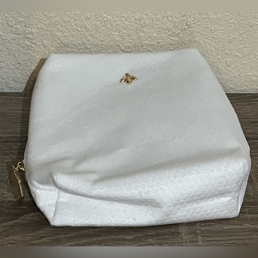 (2) NWOT GUERLAIN PARIS Bee Makeup Cosmetic Bags - Picture 10 of 12